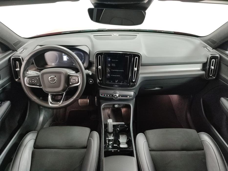 VOLVO XC40 2022