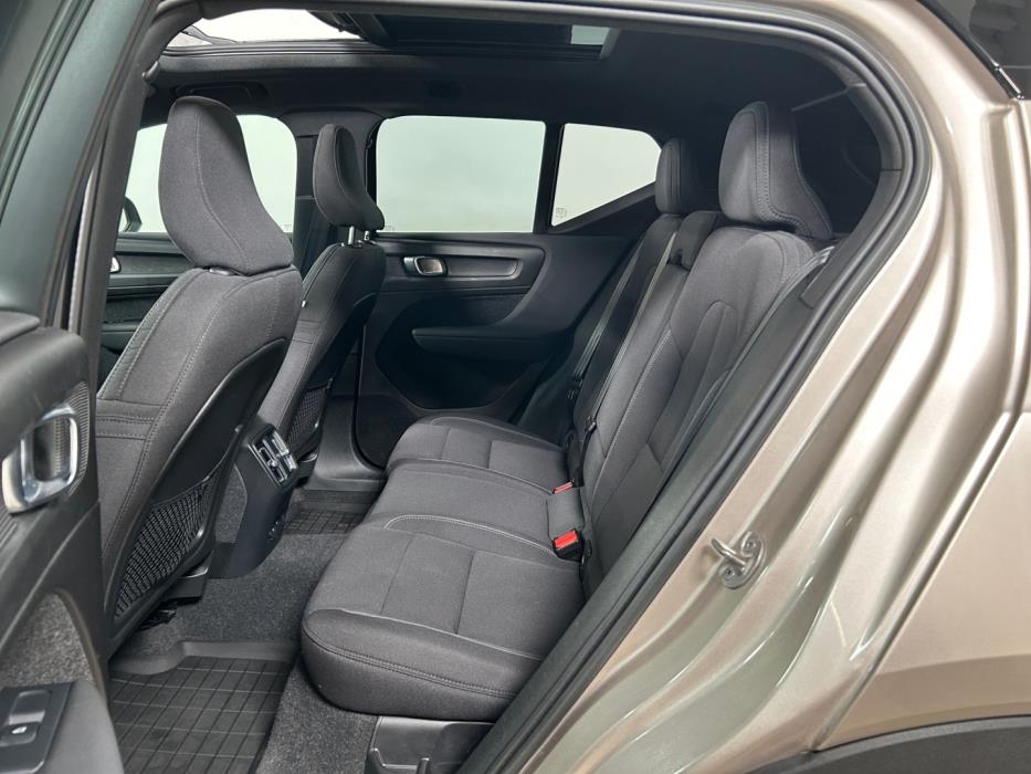 VOLVO XC40 2023