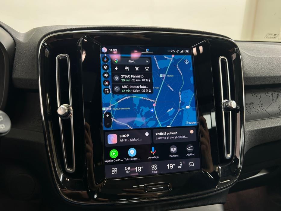 VOLVO XC40 2023