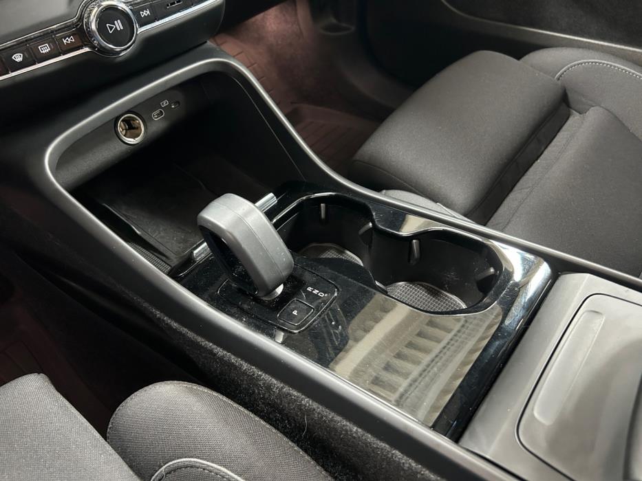 VOLVO XC40 2023