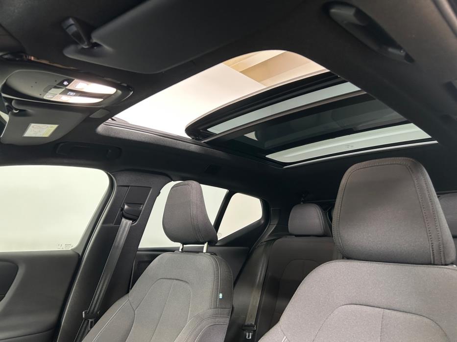 VOLVO XC40 2023