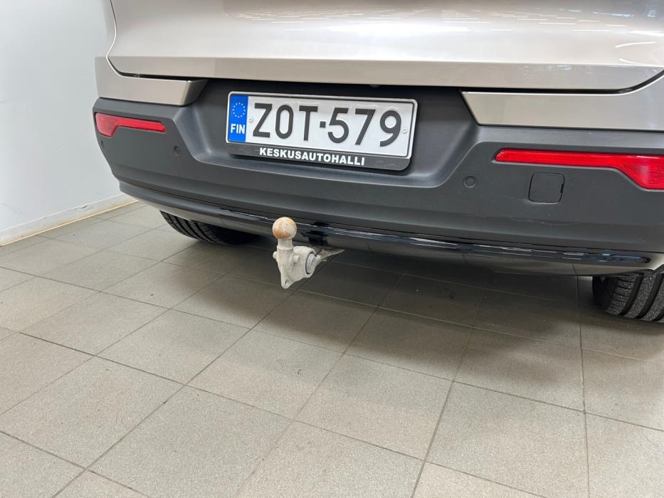 VOLVO XC40 2023