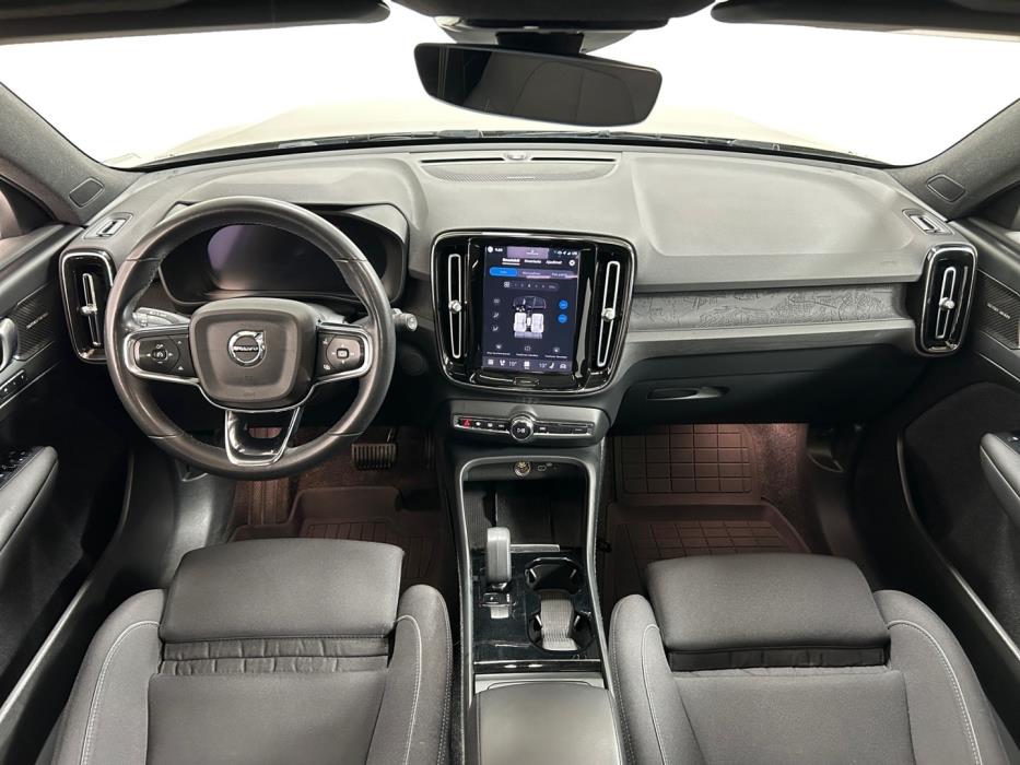 VOLVO XC40 2023