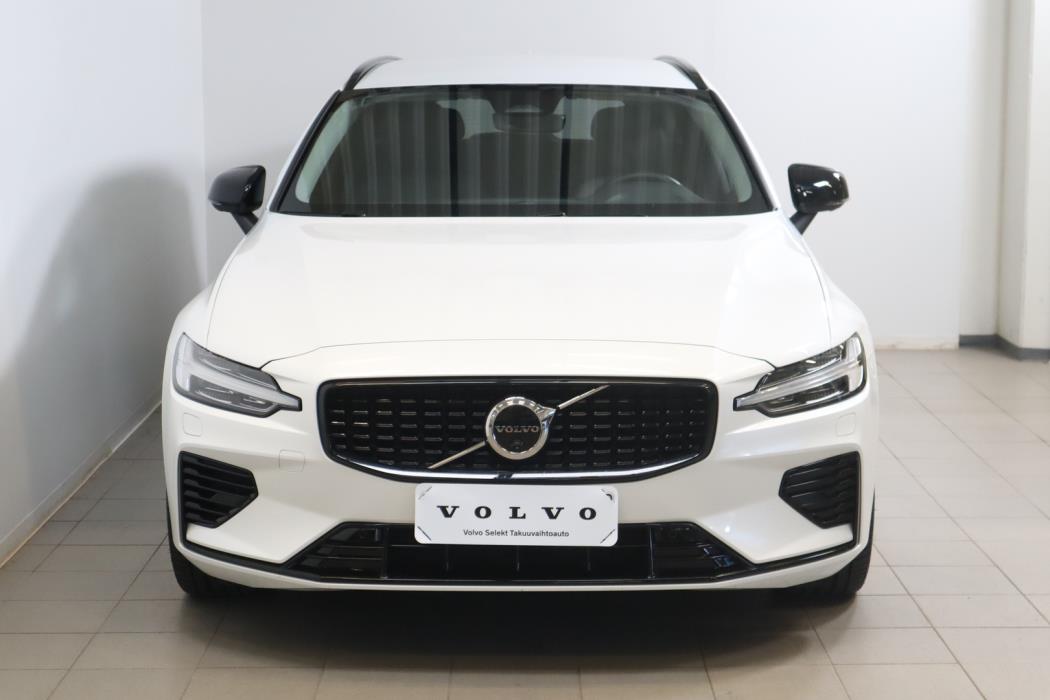 VOLVO V60 2025