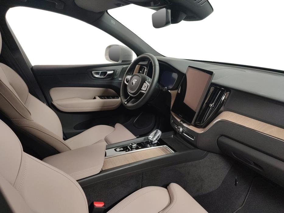 VOLVO XC60 2026