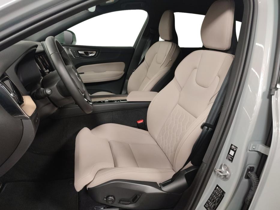 VOLVO XC60 2026