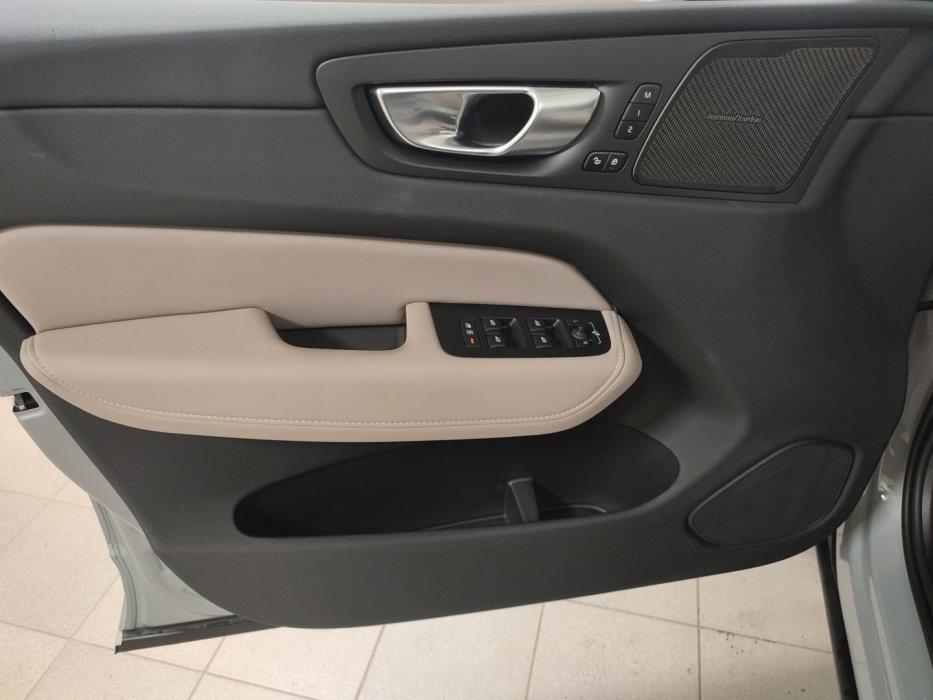 VOLVO XC60 2026