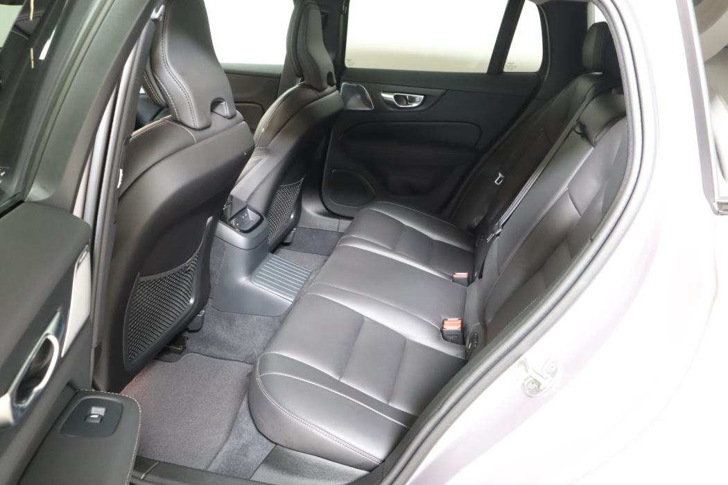 VOLVO V60 2026