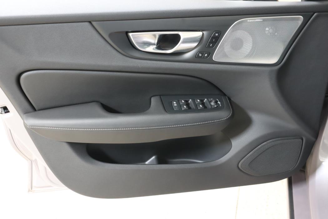 VOLVO V60 2026