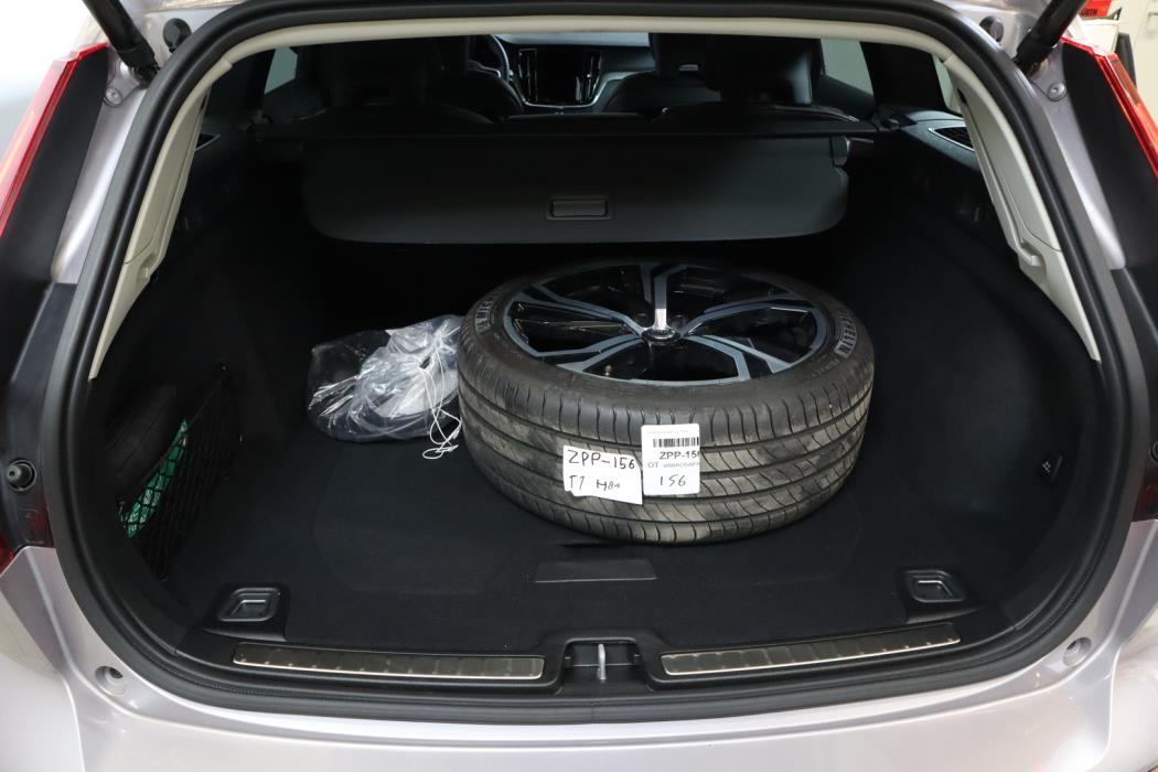 VOLVO V60 2026