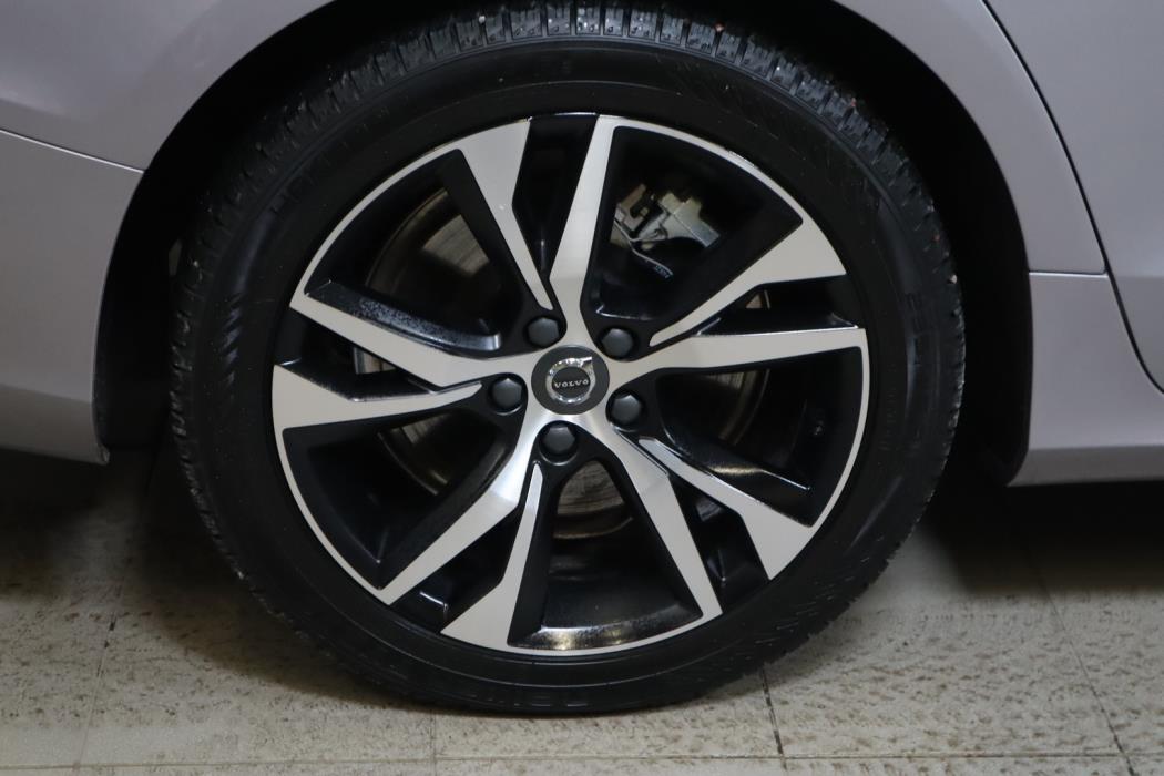 VOLVO V60 2026