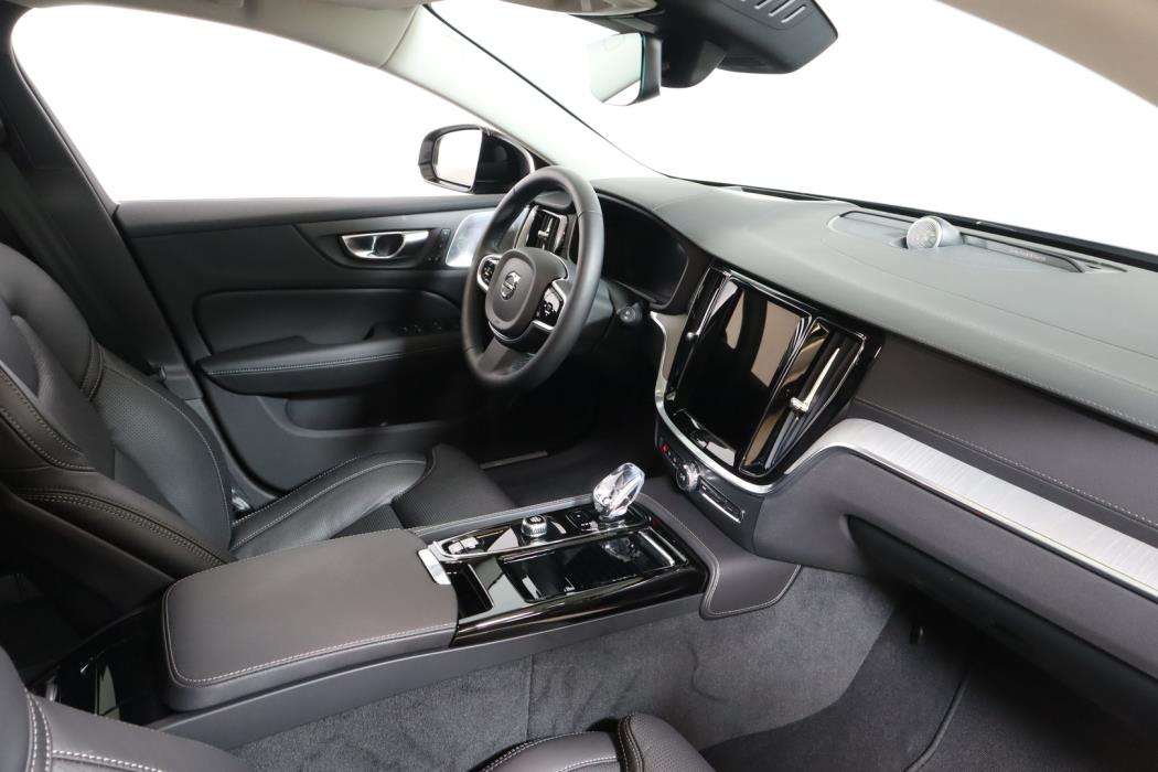 VOLVO V60 2026