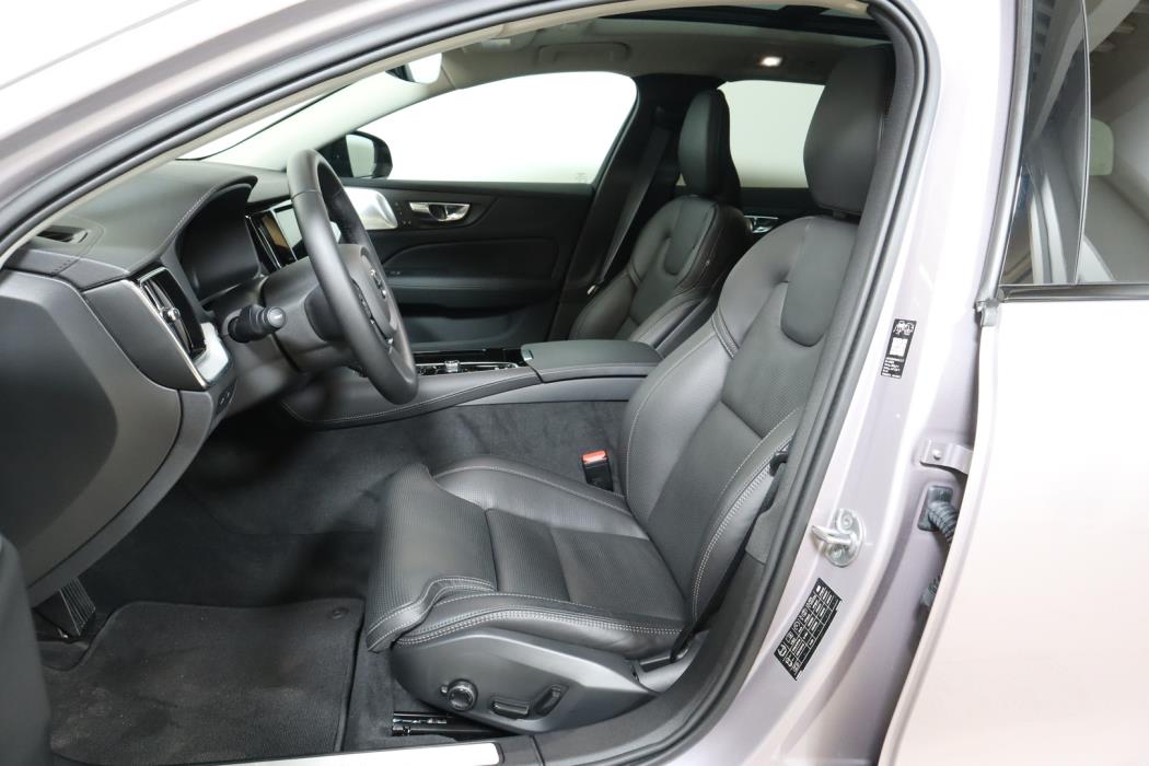 VOLVO V60 2026