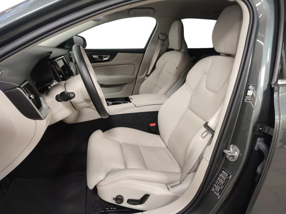 VOLVO V60 2026