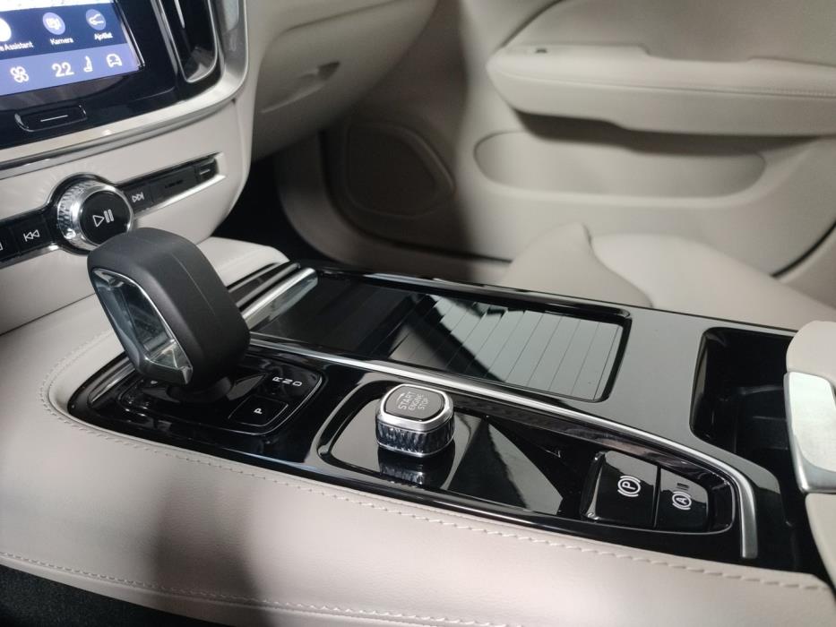 VOLVO V60 2026