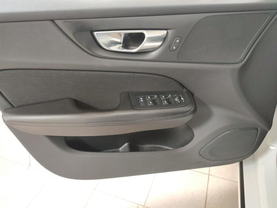 VOLVO V60 2021