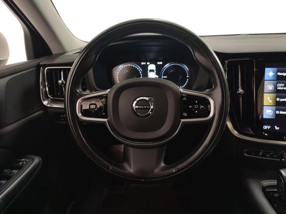 VOLVO V60 2021