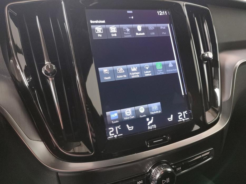 VOLVO V60 2021