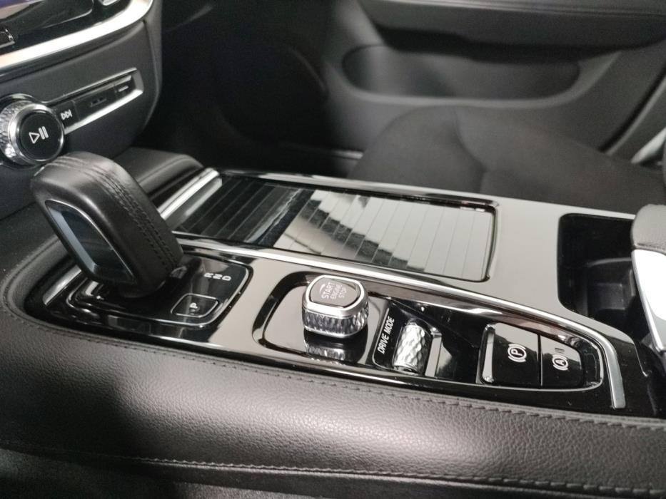 VOLVO V60 2021