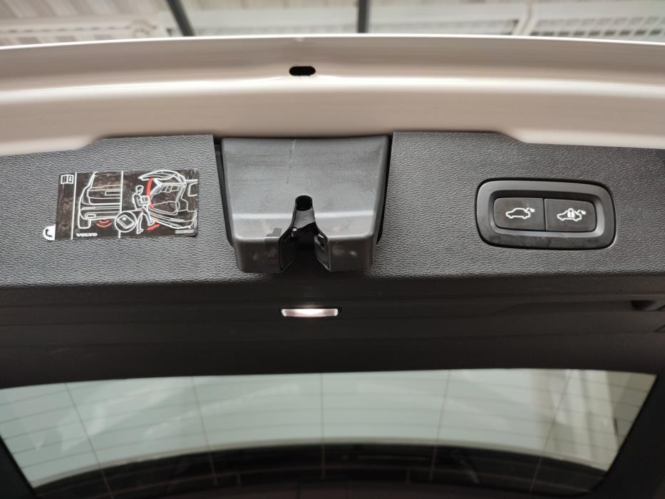 VOLVO V60 2021