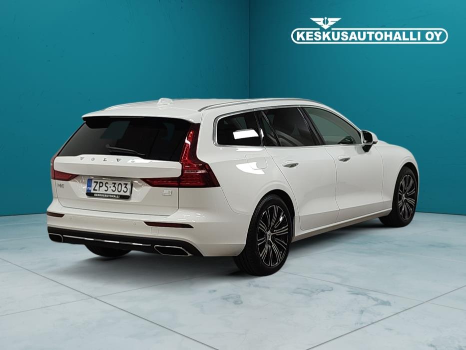 VOLVO V60 2021