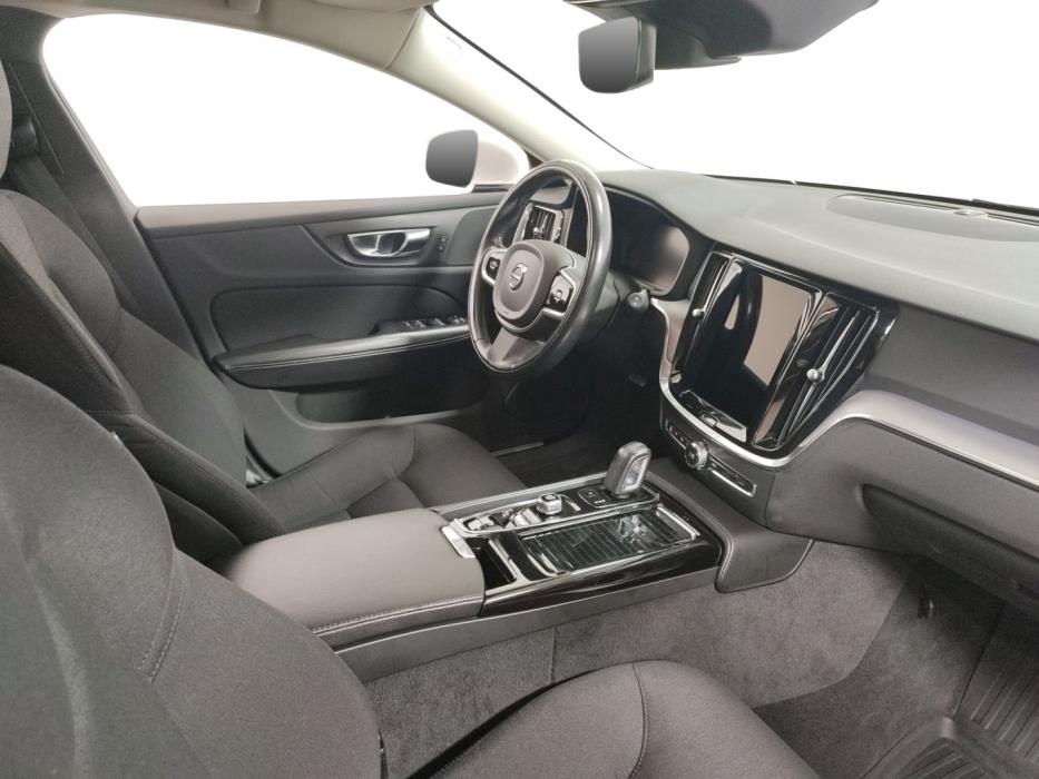 VOLVO V60 2021