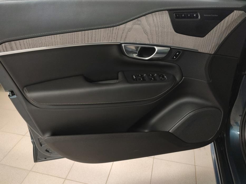 VOLVO XC90 2023