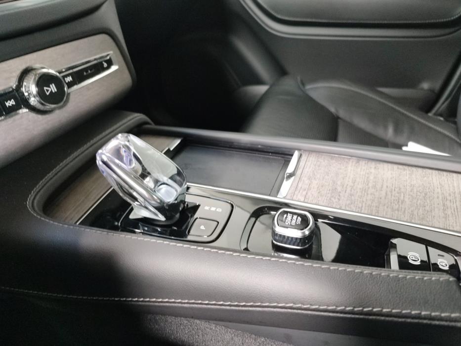 VOLVO XC90 2023