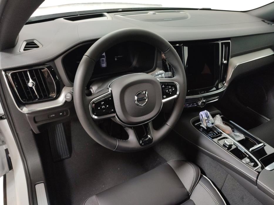 VOLVO V60 2026