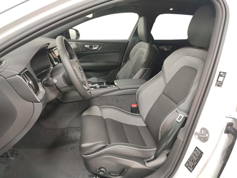 VOLVO V60 2026