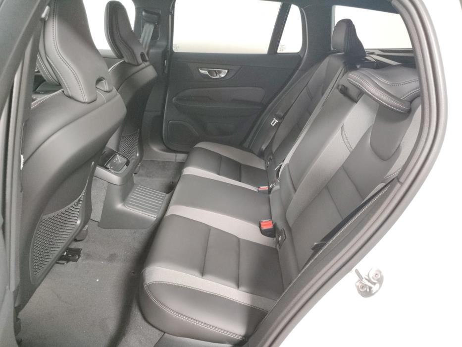 VOLVO V60 2026