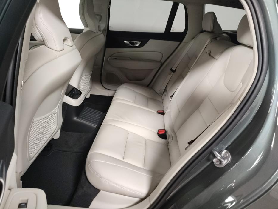 VOLVO V60 2026