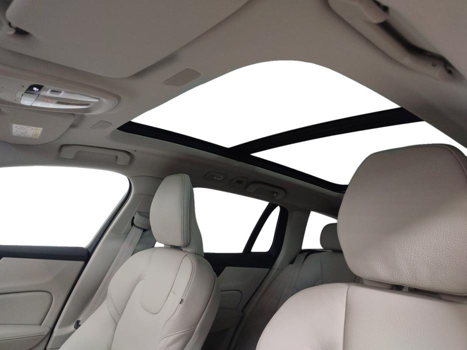 VOLVO V60 2026