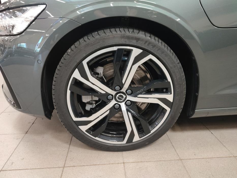 VOLVO V60 2026