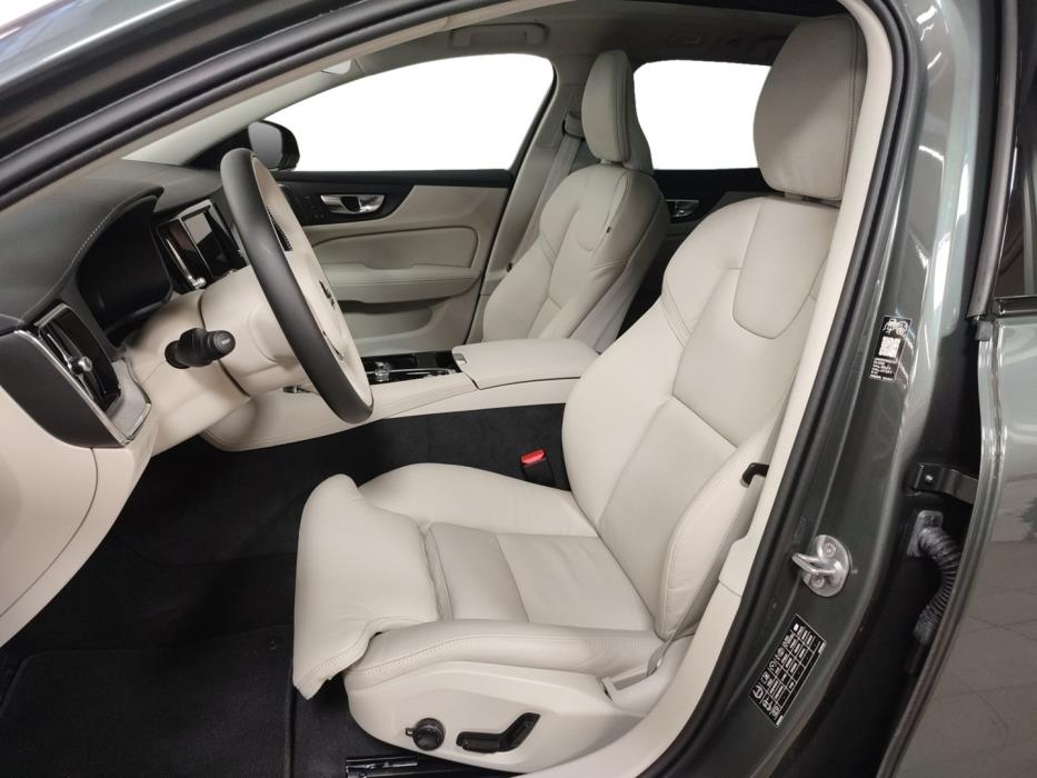 VOLVO V60 2026
