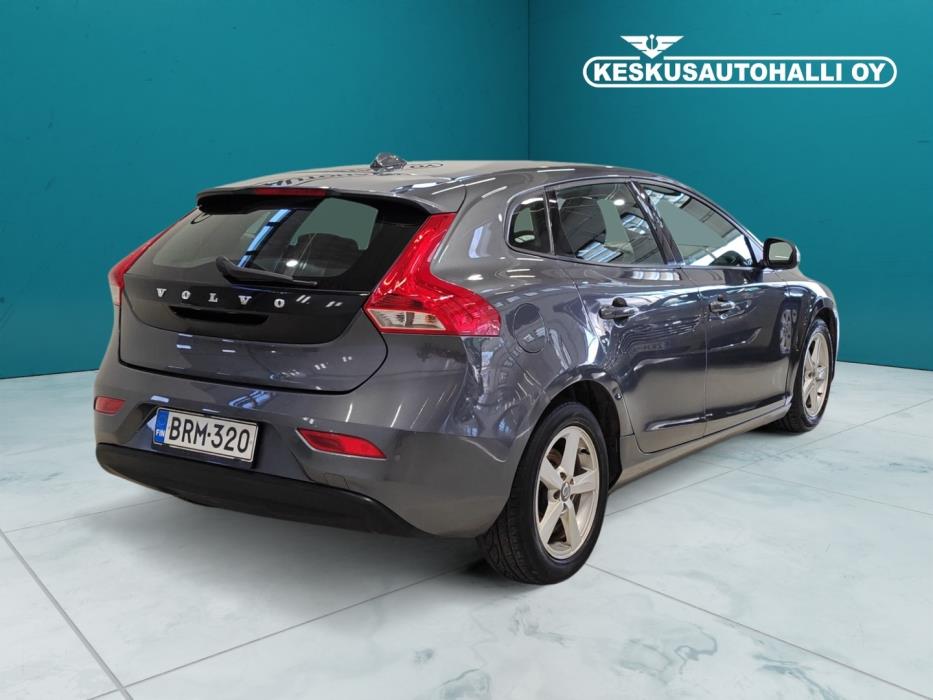 VOLVO V40 2013