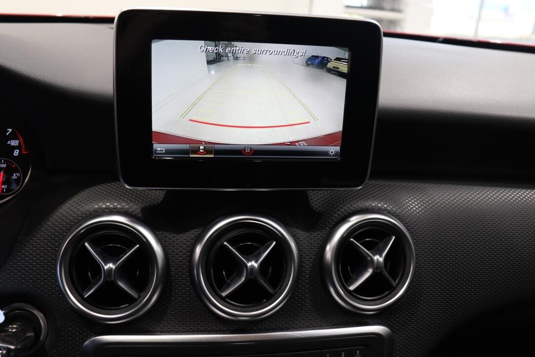 MERCEDES-BENZ A 2016