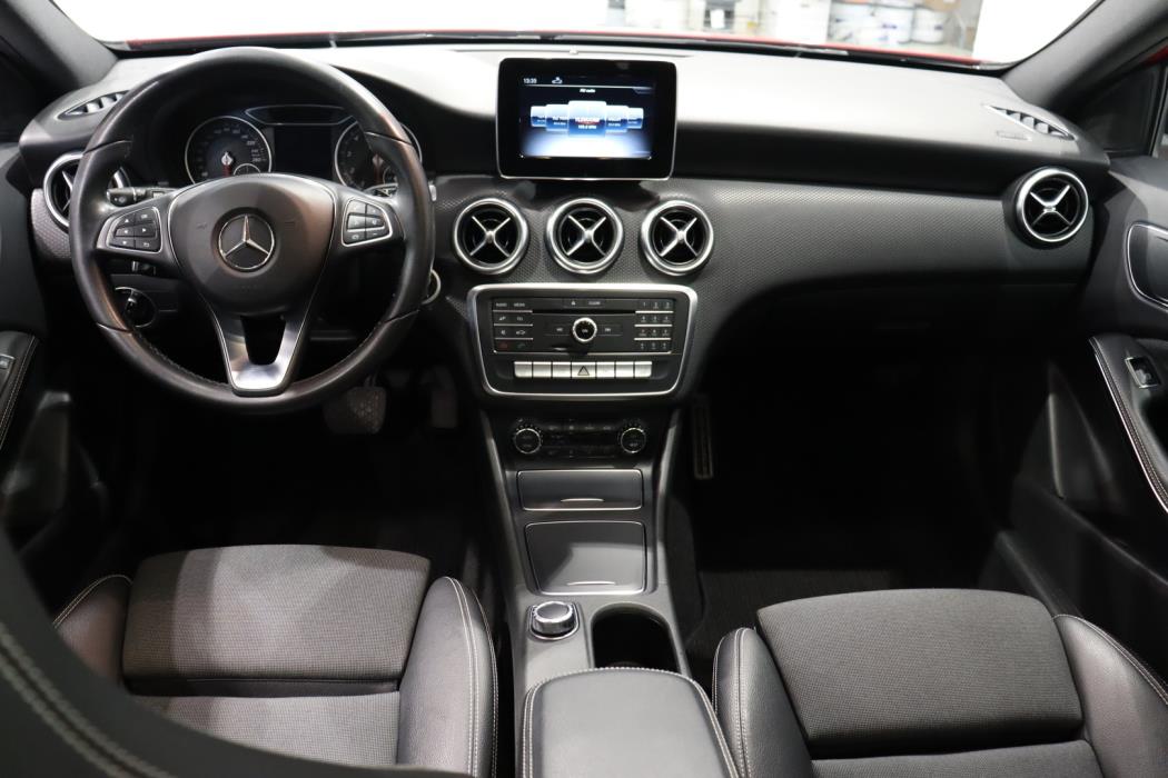 MERCEDES-BENZ A 2016