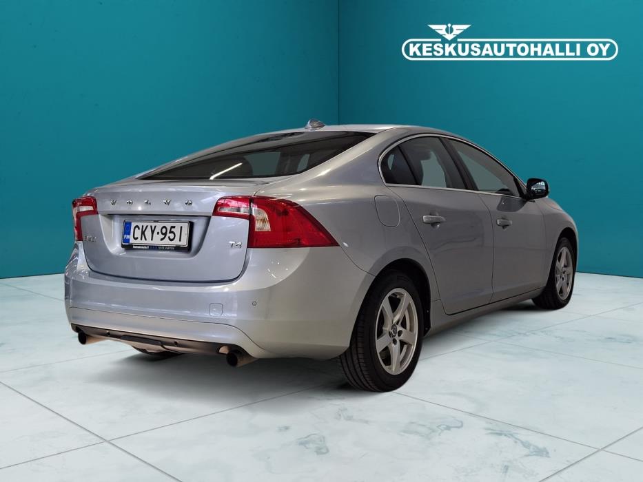 VOLVO S60 2017