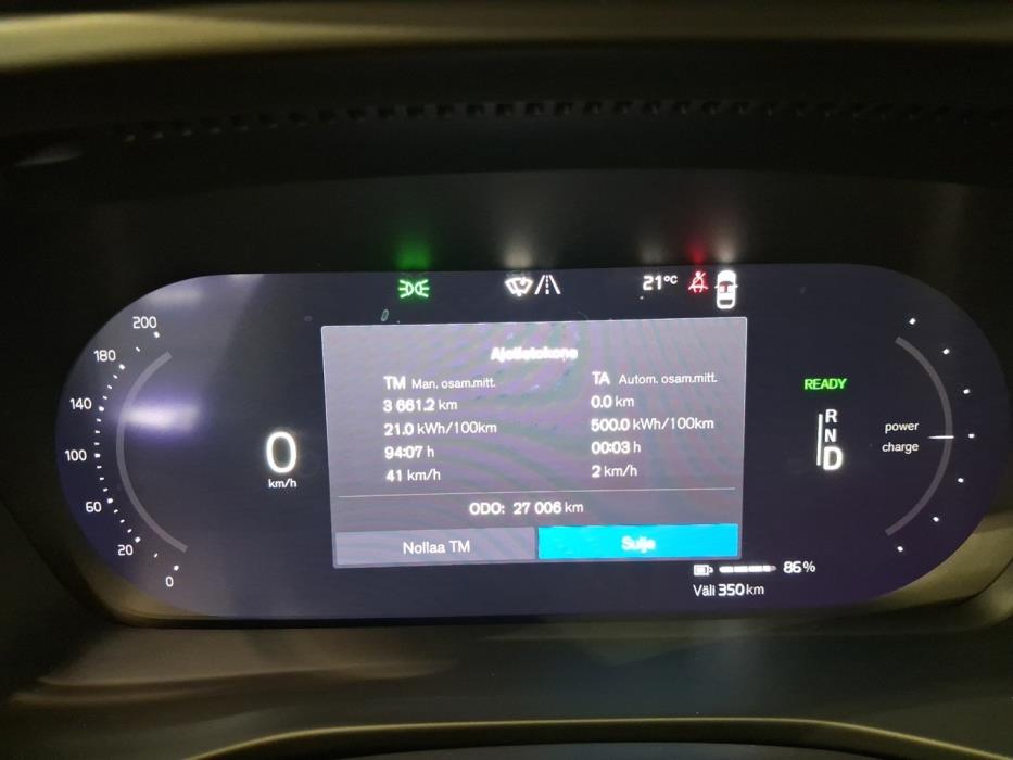VOLVO XC40 2023