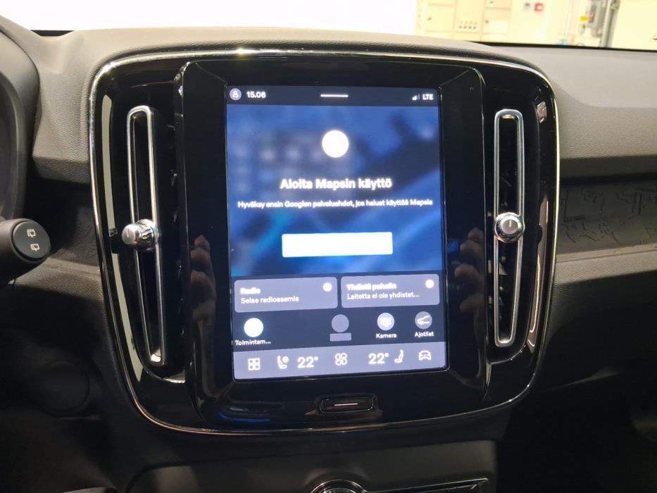 VOLVO XC40 2023