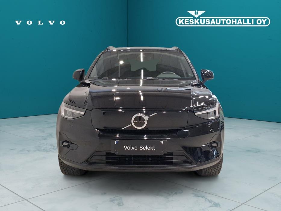 VOLVO XC40 2023