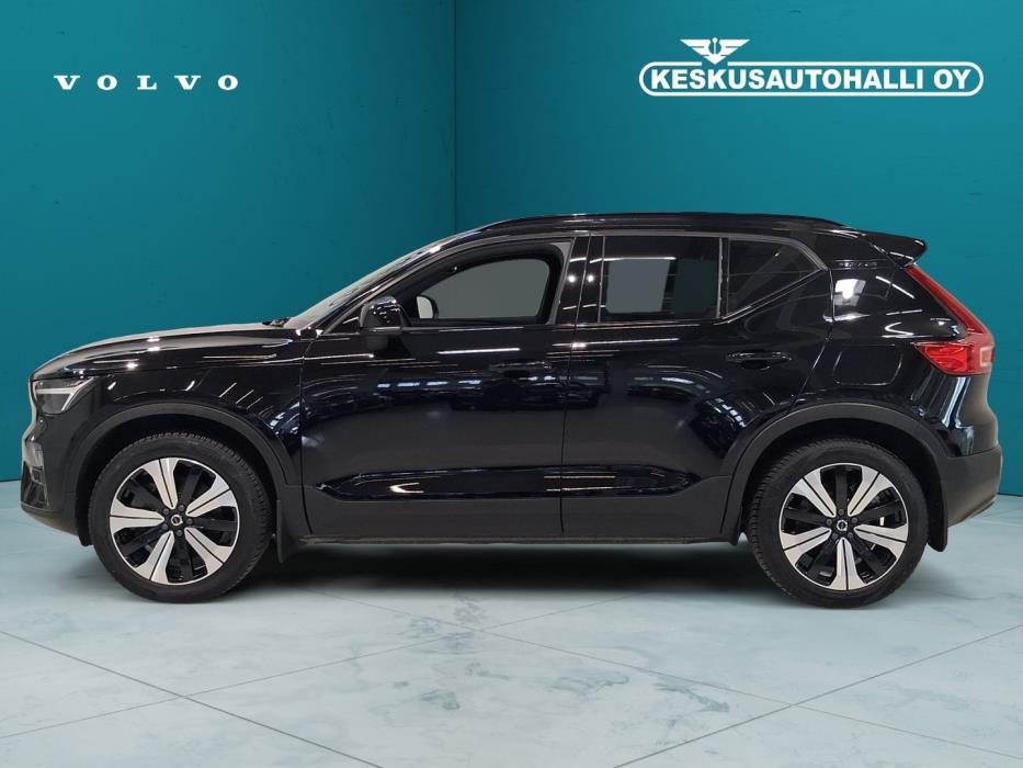 VOLVO XC40 2023