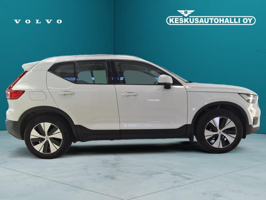 VOLVO XC40 2021