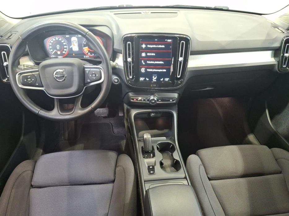 VOLVO XC40 2021