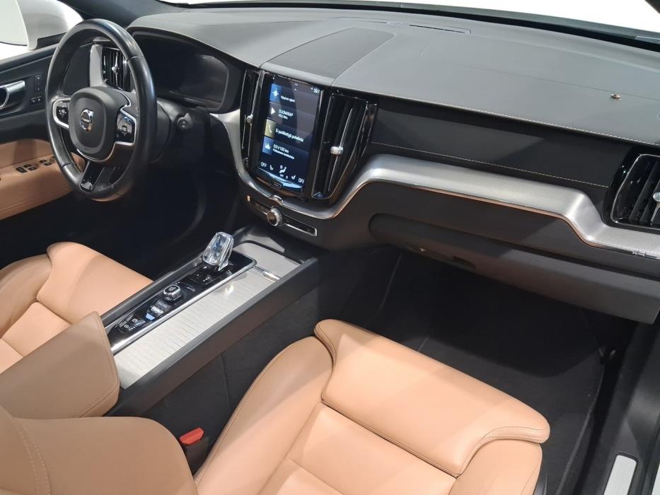 VOLVO XC60 2020