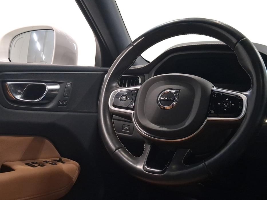 VOLVO XC60 2020