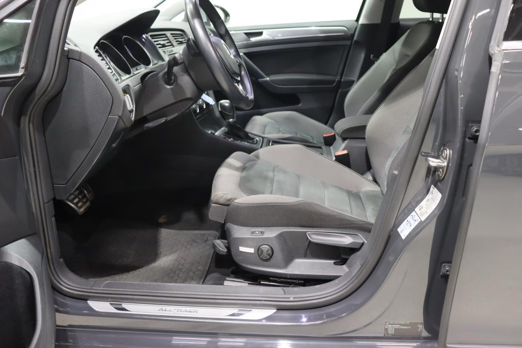 VOLKSWAGEN Golf 2018