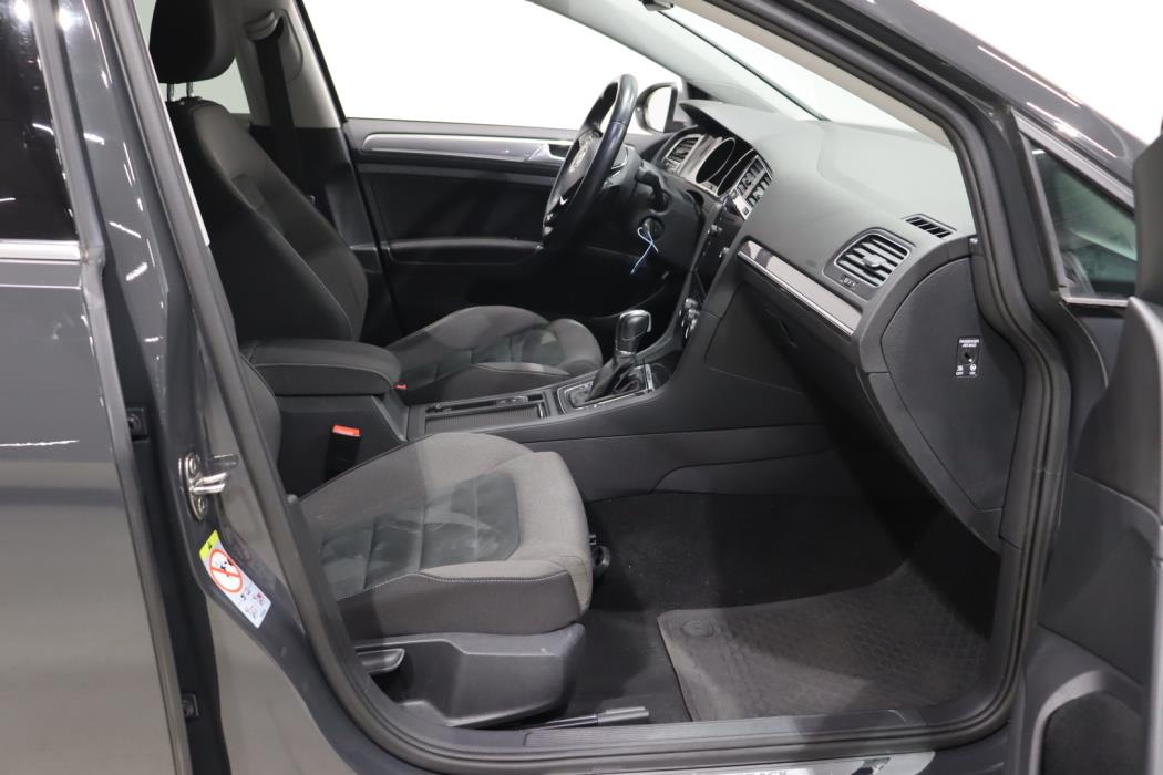 VOLKSWAGEN Golf 2018