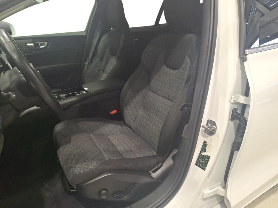 VOLVO V60 2022